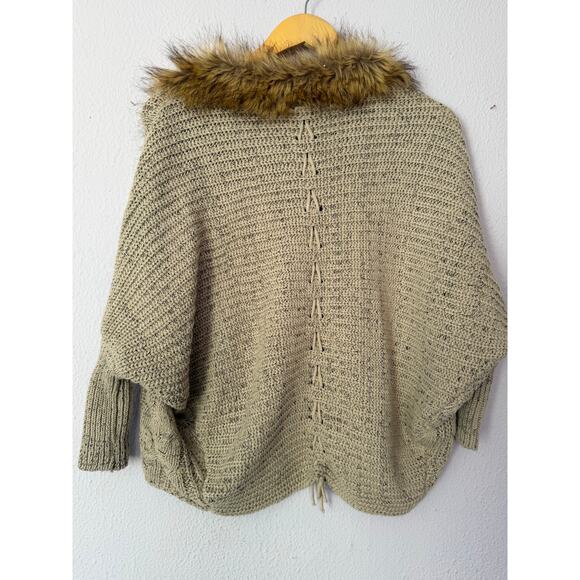 Chunky Knit Cardigan Sweater Faux Fur Trim Collar Cozy oversize Beige Women M/L - Picture 4 of 8
